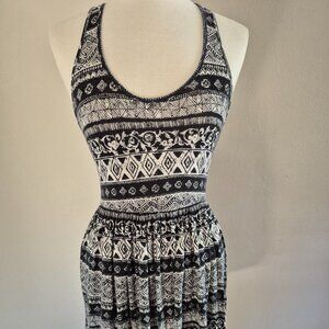 Forever 21 Black and white skater dress. Size XS